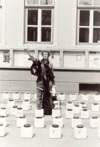 78d. - 1989 Marktplatzaktion in St. Lambrecht - schöner Müll